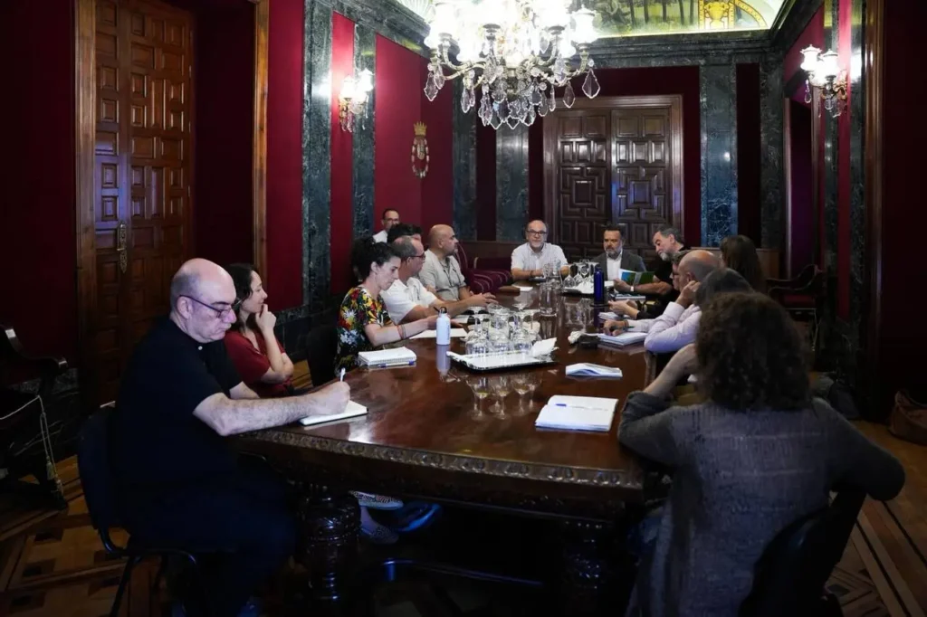 Detalle de la reunión por la Estrategia de Acción Internacional y Ciudadanía Global. Fuente: elpespunte.es